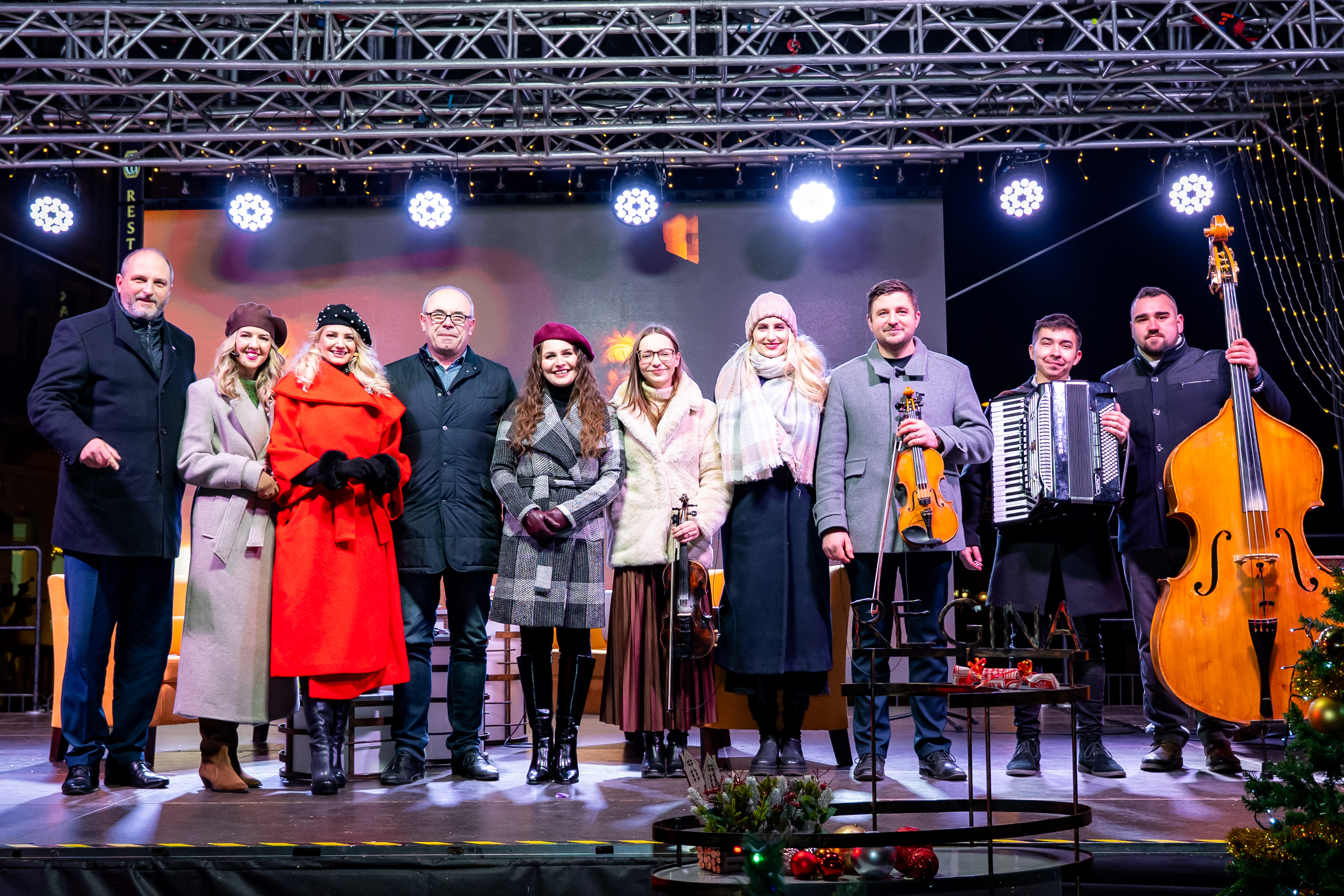 VIANOCNA TELEVIZNA REGINA-56